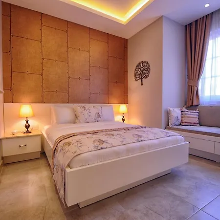 Sea Breeze And Ολουντενίζ