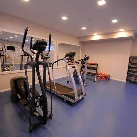 Hotel Sea Breeze And