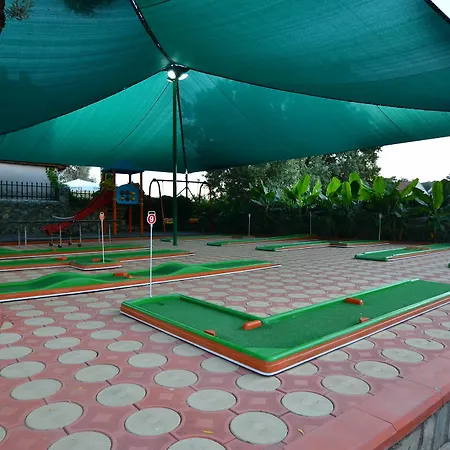 Hotel Sea Breeze And 4*