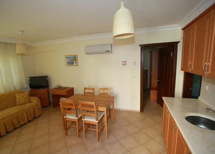 Hotel Sea Breeze And 4*