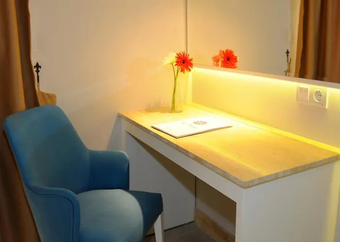 Hotel Sea Breeze And 4*