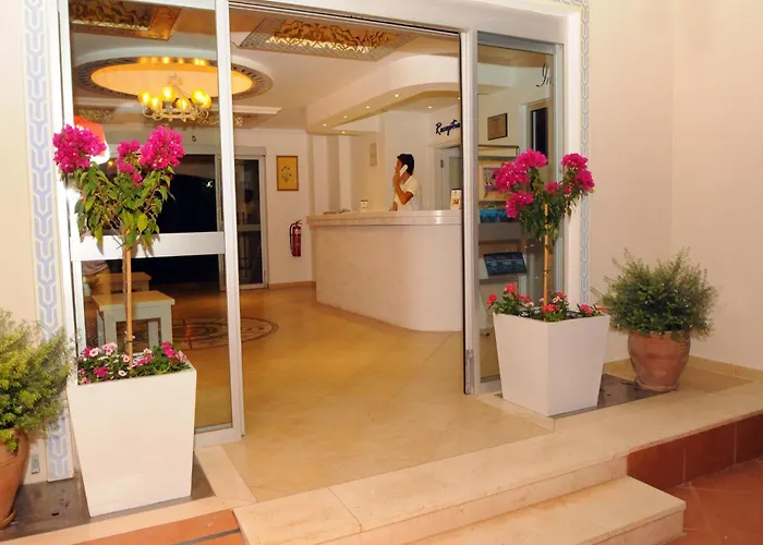 Sea Breeze And Hotell