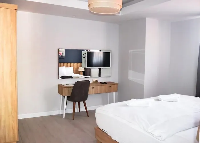 Hotel Sea Breeze And